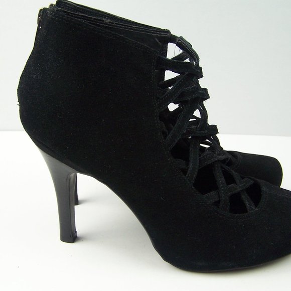 Steve Madden Women's Black Leather P-Hyper Bootie - Picture 3 of 6